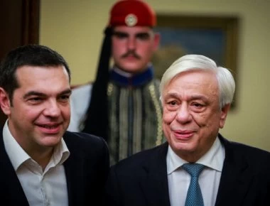 Ορκωμοσία των νέων υπουργών: Θρησκευτικό όρκο έδωσαν οι πασοκογενείς Θάνος Μωραΐτης και Άγγελος Τόλκας (φωτο)